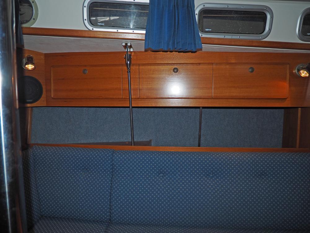 Saloon, Accommodation